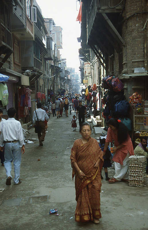 5_Kathmandu, winkelstraat in centrum.jpg